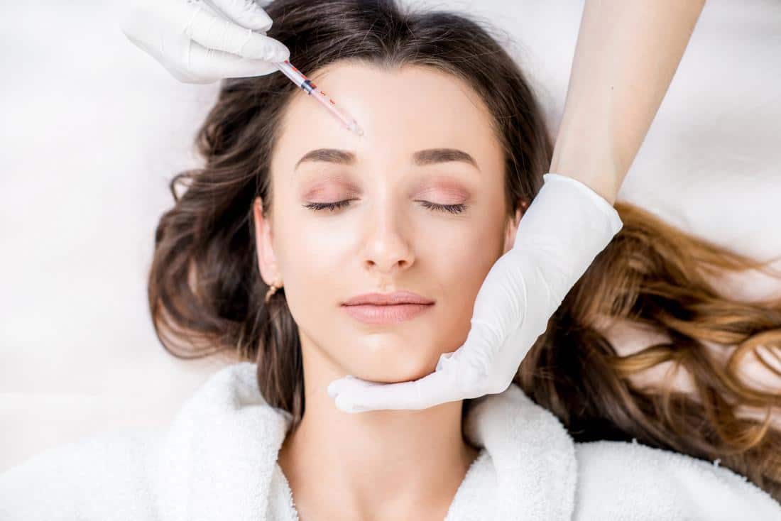 Dermal Fillers for Non-Surgical Neck Lift: A Dubai-Based Guide